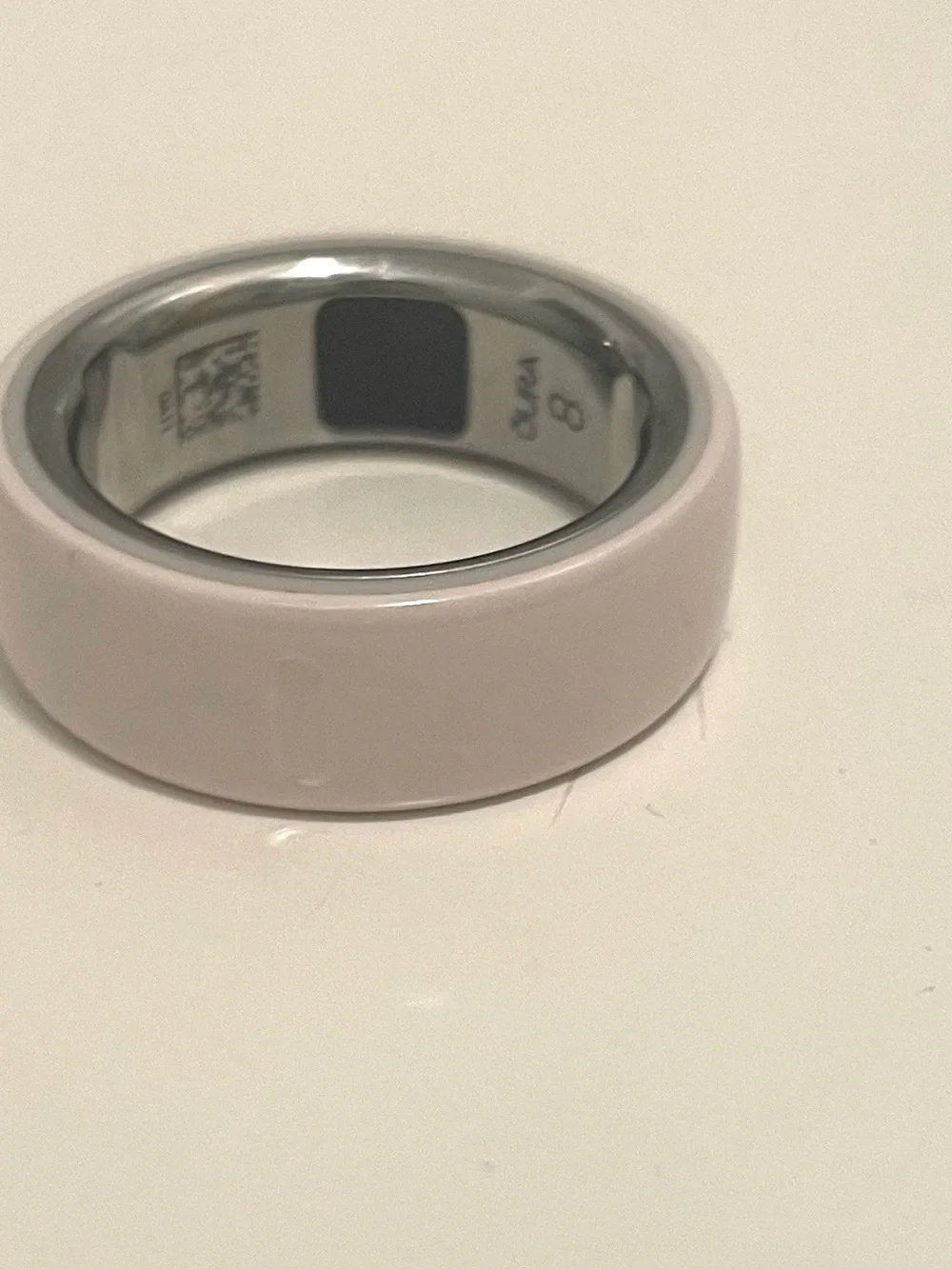 Oura Ceramic 4 Smart Ring in Petal Pink
